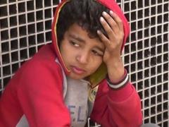 ملياردير يتكفل بنفقات تربية وتعليم طفل هزت قصته مصر