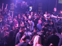 بالوثائق نجم آراب آيدول من المسرح إلى النوادي الليلة!