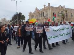 إصابات بالاختناق خلال مواجهات بين قوات الاحتلال ومتضامنين مع أهالي الشهداء المحتجزة جثامينهم