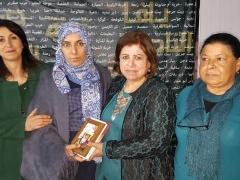 بالصور- اتحاد لجان المرأة الفلسطينية في محافظة بيت لحم يكرم أمهات الشهداء ‏بمناسبة عيد الأم ‏