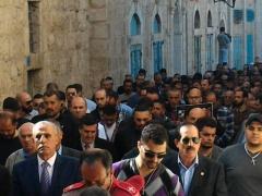 بالصور- جنازة الطفل فادي شطارة الذي توفي بشبهة الخطأ الطبي