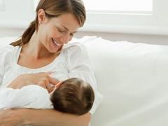 الرضاعة الطبيعية تساعد على اكتمال نمو الأطفال الخُدج