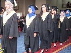 بالصور- جامعة بيت لحم تحتفل بتخريج الفوج الحادي والأربعين من طلبتها