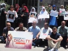 بالصور: نشطاء واهالي اسرى هددوا باغلاق الطرق بوجه ترامب خلال زيارته لبيت لحم