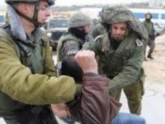 إصابة مواطن اعتدى عليه جنود الاحتلال في رام الله