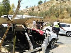 بالفيديو | إصابتان إحداها خطيرة بانشطار سيارة بجنين