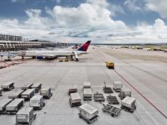 إخلاء طائرة بمطار شتوتغارت للاشتباه بقنبلة