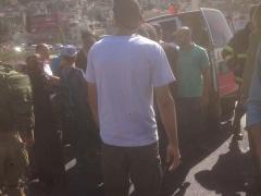 مستوطن يدهس مواطنة على مدخل العروب