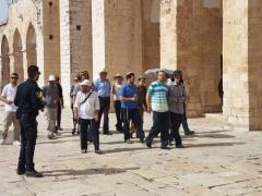 مستوطنون يقتحمون باحات المسجد الاقصى بحراسة مشددة من شرطة الاحتلال