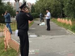 (محدّث) بالصور- إصابة 8 أشخاص في حادث طعن بسكين وسط مدينة سورغوت شرق روسيا