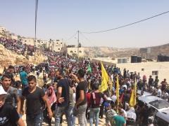 ألاف المواطنين في مخيم الدهيشة يشيعون جثمان الشهيد رائد الصالحي