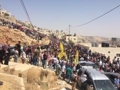 ألاف المواطنين في مخيم الدهيشة يشيعون جثمان الشهيد رائد الصالحي