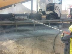 بالصور- دفاع مدني أريحا والأغوار يحمي مركبة شحن من الإحتراق