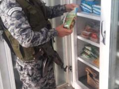 بالصور- ايقاف ملحمة عن العمل واتلاف 200 كغم لحوم غير صالحة للاستهلاك في الخليل