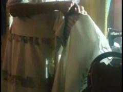 روائح كريهة من منزل مُسنة مصرية .. وماعثرت عليه الشرطة مُروع وصادم