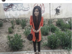 ضعاف القلوب يمتنعون.. فتاة تخضع لـ50 عملية تجميل لتشبه أنجلينا جولي وحدثت الكارثة! (صور)