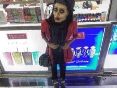 ضعاف القلوب يمتنعون.. فتاة تخضع لـ50 عملية تجميل لتشبه أنجلينا جولي وحدثت الكارثة! (صور)