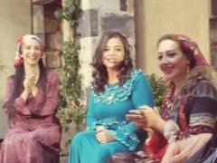 بالصور .. دلال في باب الحارة بصور تظهر وزنها الزائد