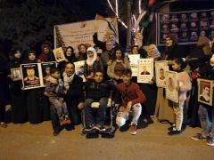 (صور) إضاءة شجرة 