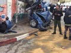 بالصور- شاحنة اسرائيلية تدهس مواطنين وسط بيت جالا وتلوذ بالفرار