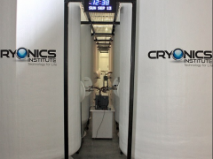 أمريكي يقرر 'تجميد' أسرته بغاية إعادتهم إلى الحياة مستقبلاً!