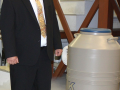 أمريكي يقرر 'تجميد' أسرته بغاية إعادتهم إلى الحياة مستقبلاً!