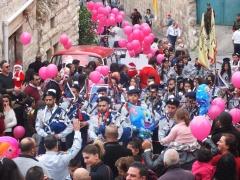 احتفال شعبي وديني حاشد بعيد القديس نيقولاوس في بيت جالا يستبعد البطريرك ثيوفيلوس  