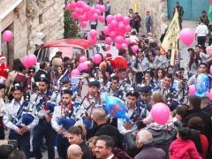 احتفال شعبي وديني حاشد بعيد القديس نيقولاوس في بيت جالا يستبعد البطريرك ثيوفيلوس  