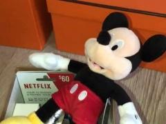 شاهد.. الهدية الثمينة التي أهداها كانيه ويست لكيم كارداشيان في الكريسماس