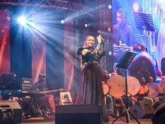 صور| بلقيس تختتم حفلات العام في مسقط رأسها أبوظبي بحفل جماهيري غفير