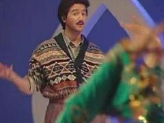 صور| فنان شاب يثير جدلاً بتقليده عمرو دياب بطريقة ساخرة!