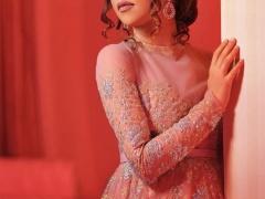 بلقيس فتحي تبرز حملها في جلسة تصوير جديدة