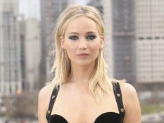 بالصور- جنيفر لورنس تدافع عن الأسود العاري على فيسبوك