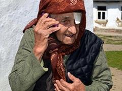 بالصور : تجاوزعمرها 128 عامًا... طول عمري “عقاب من الله”!