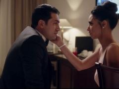 سخرية من دينا الشربيني بسبب ما تعمدت كتابته على تتر مسلسلها