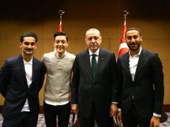 لوف: إمتاع الجماهير لا يقل أهمية عن الفوز