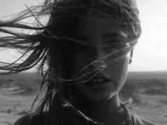  عارضة أزياء 