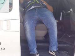 خارجون عن القانون يعتدون على ضابط دورية السلامة