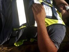 خارجون عن القانون يعتدون على ضابط دورية السلامة