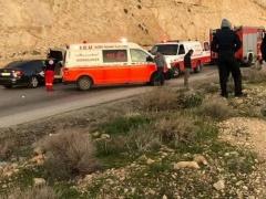 بالصور | مصرع مواطن و5 اصابات في حادث سير بواد النار شرق بيت لحم