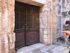 صور| إعادة فتح باب الرحمة بعد إغلاق مفاجئ