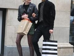 عدسات الباباراتزي ترصد رامي مالك مع حبيبته في نيويورك