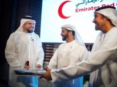 حسين الجسمي.. “السفير المفوّض فوق العادة” لدى هيئة الهلال الأحمر الإماراتي