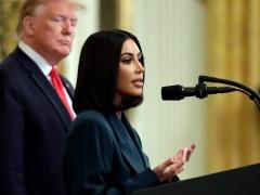 كيم كارداشيان تتحدث من داخل البيت الأبيض – بالصور