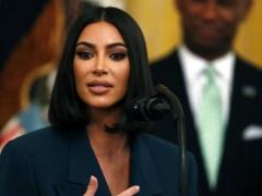 كيم كارداشيان تتحدث من داخل البيت الأبيض – بالصور