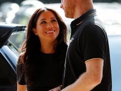 ميغان ماركل تبدأ مهامها الرسمية بزيارة كروية – بالصور