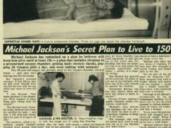 تطيل العمر وتعالج الحروق.. قصة غرفة نوم مايكل جاكسون الزجاجية