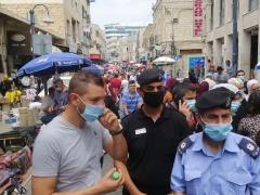 بالصور | لجنة البروتوكول الصحي تزور وتتفقد اكثر من ٣٠٠ محل تجاري في بيت لحم