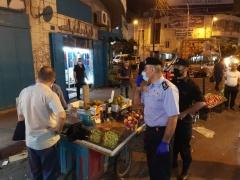 بالصور | لجنة البروتوكول الصحي تزور وتتفقد اكثر من ٣٠٠ محل تجاري في بيت لحم