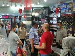 بالصور | لجنة البروتوكول الصحي تزور وتتفقد اكثر من ٣٠٠ محل تجاري في بيت لحم